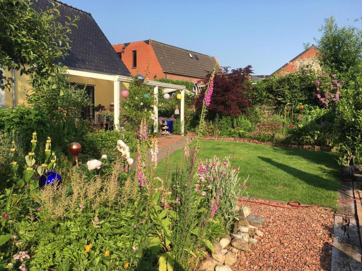 T' Hogeland Ainrom Bed & Breakfast Eenrum Exterior photo